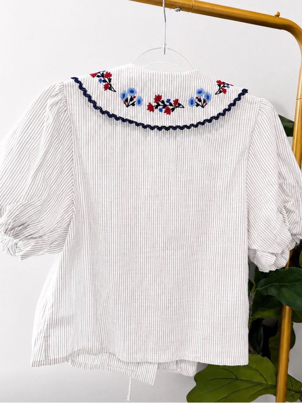 Caroline Constas Embroidered Striped Puff Sleeve Tie Front Top – NWT – Size M - Picture 4 of 4